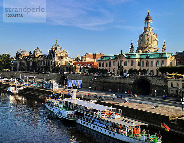 Europa  Deutschland  Sachsen  Dresden Stadt  die Altstadt  die Elbe und die Brühische Terrasse