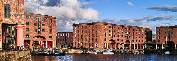 England  Merseyside  Stadt Liverpool. Ein Blick auf das berühmte Dock  das von der UNESCO zum Weltkulturerbe erklärt wurde und einer der meistbesuchten Orte im Vereinigten Königreich und außerhalb Londons ist.