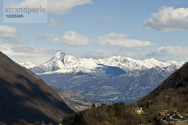 Landschaft im Val d'Intelvi  Lombardei  Italien