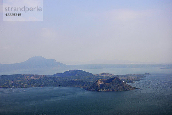 Philippinen  Insel Luzon  Taal See und Vulkan