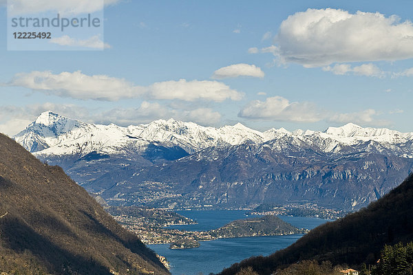 Der Comer See vom Val d'Intelvi aus gesehen  Lombardei  Italien