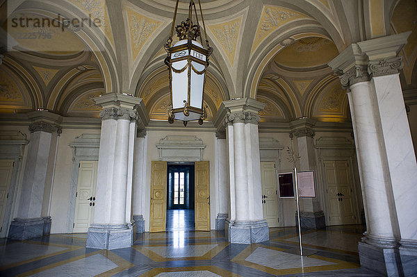 Italien  Lombardei  Monza  Villa Reale im neoklassizistischen Stil im Innenbereich  Halle