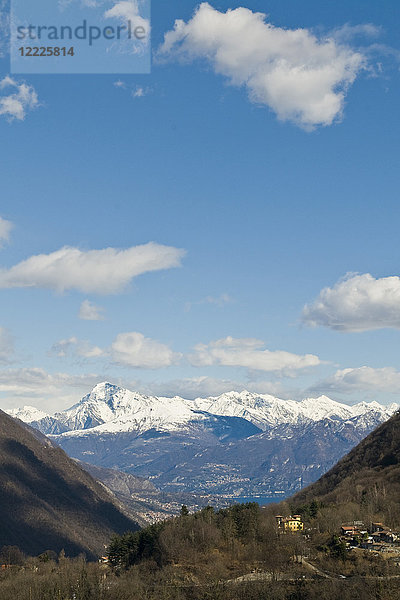 Landschaft im Val d'Intelvi  Lombardei  Italien