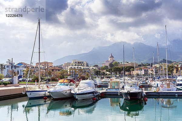 Italien  Ligurien  Loano  der Hafen