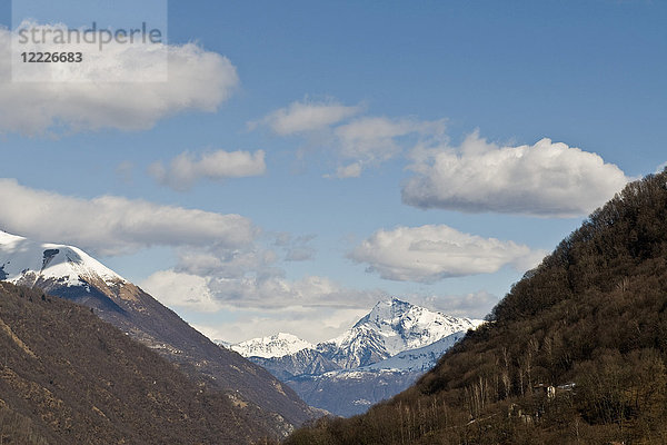 Landschaft im Val d'Intelvi  Lombardei  Italien