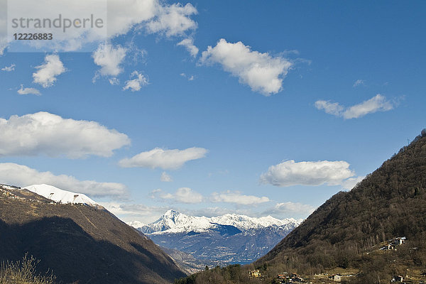 Landschaft im Val d'Intelvi  Lombardei  Italien