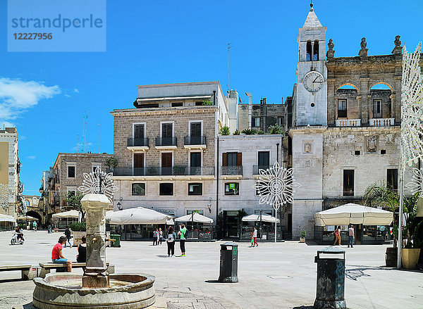 Europa  Italien  Apulien  Bari Stadt  die Altstadt  Piazza Mercantile