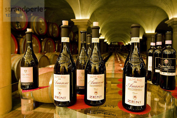 Weinkellereien Zini  Bardolino  Gardasee  Provinz Verona  Italien