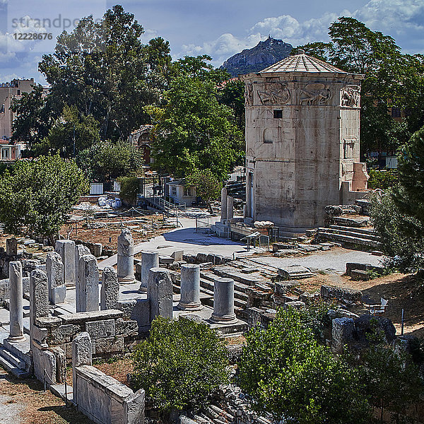 Europa  Griechenland  Der Turm der Winde ist ein achteckiger fünfeckiger Uhrenturm aus Marmor auf der römischen Agora in Athen.