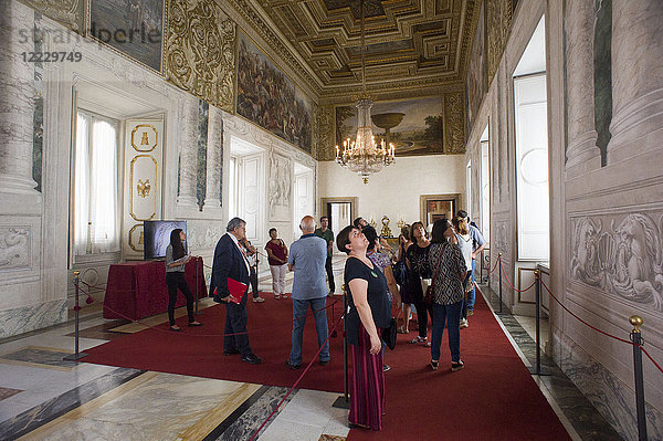 Europa  Italien  Latium  Rom  Rom  Palast des Quirinale  gebaut auf dem gleichnamigen Hügel  ehemalige Residenz der Päpste  ist die Residenz des Präsidenten der italienischen Republik. Augusto Zimmer