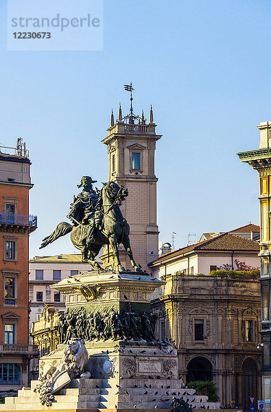 Italien  Lombardei  Mailand  Domplatz  Statue von Vittorio Emanuele II