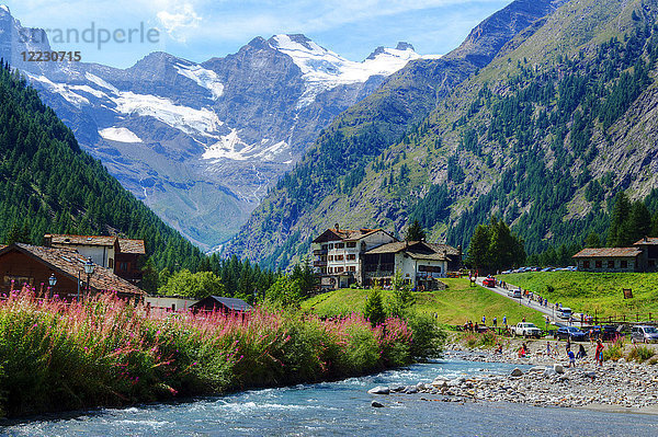 Italien  Aosta-Tal  Valnontey  Berg Gran Paradiso im Hintergrund