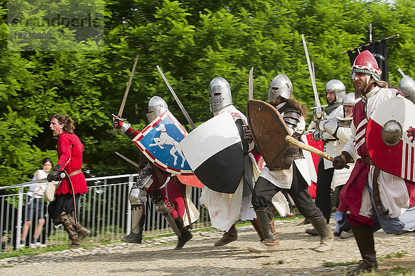 Italien  Lombardei  Casei Gerola  Historische Nachstellung der Schlacht um die Verteidigung der Burg