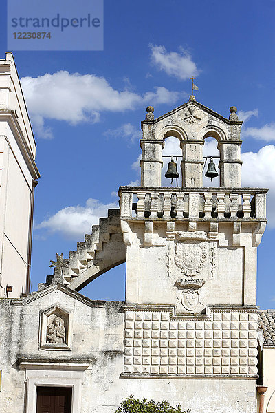 Italien  Basilikata  Matera  der Glockenturm der Kirche Mater Domini