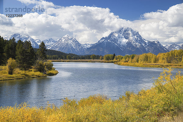 USA  Wyoming  Landschaft mit Snake River und Teton Range