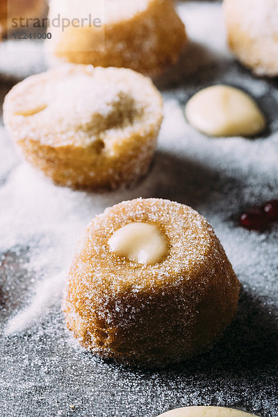 Mini-Pudding-Doughnut-Muffins
