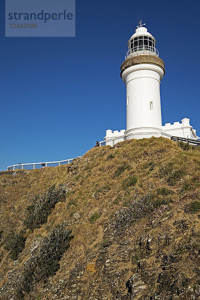 Cape Byron Lighthouse an einem sonnigen Tag in Byron Bay in New South Wales  Australien