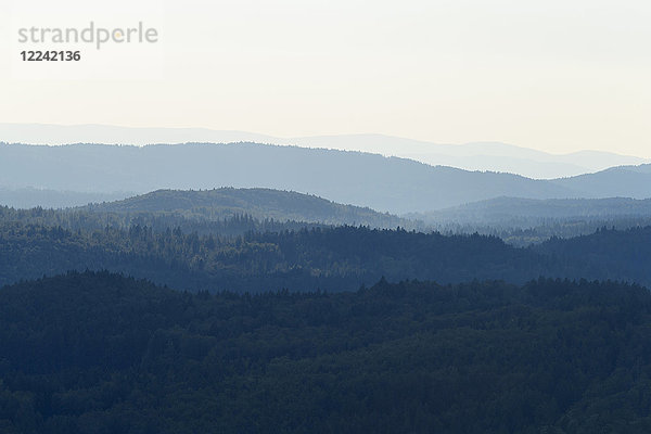 Blick vom Lusenberg über den Bayerischen Wald bei Waldhauser im Nationalpark Bayerischer Wald  Bayern  Deutschland