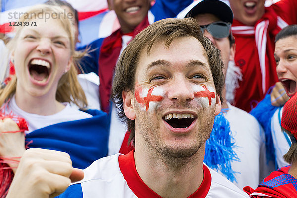 Britische Fußballfans beim Fußballspiel