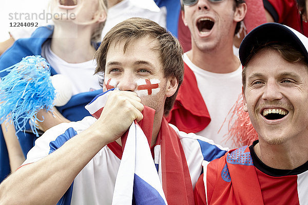 Britische Fußballfans haben Spaß am Spiel