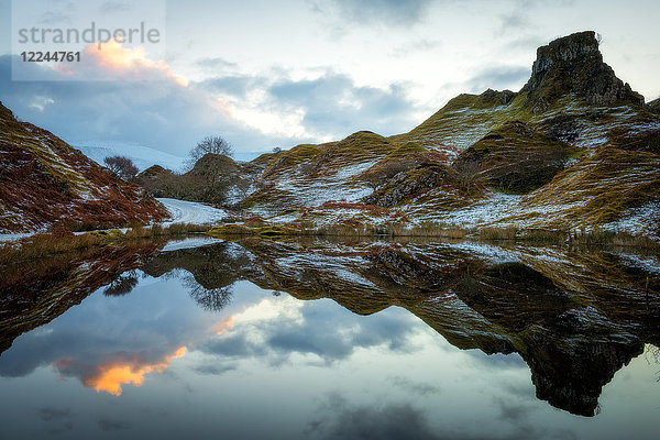 Fairy Glen bei Sonnenaufgang  Isle of Skye  Innere Hebriden  Schottland  Vereinigtes Königreich  Europa