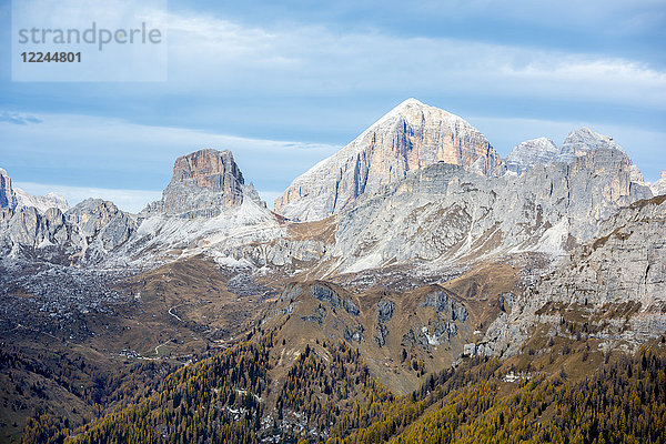 Tofana  Averau  Nuvoalu und Gusela im Herbst  Dolomiten  Venetien  Italien  Europa