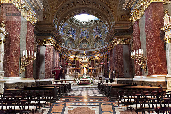 St. Stephans Basilika  Altstadt von Pest  Budapest  Ungarn  Europa