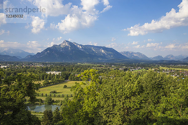 Blick auf Schloss Leopoldskron  Salzburg  Österreich  Europa