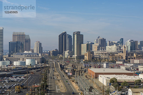 Die Skyline und der Hafen von San Diego  San Diego  Kalifornien  Vereinigte Staaten von Amerika  Nordamerika