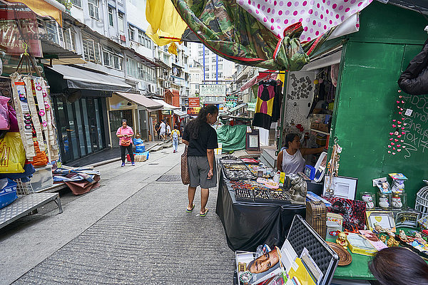 Eine kleine Marktstraße in der Mid-Levels-Gegend  Hongkong Island  Hongkong  China  Asien