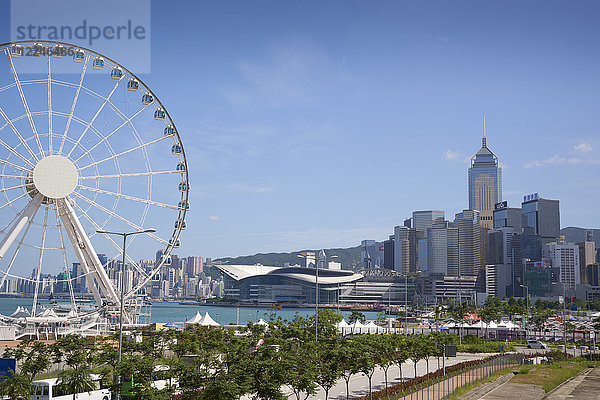 Das Hong Kong Observation Wheel  Victoria Harbour  hinter dem Internationalen Kongresszentrum  Hongkong Island  Hongkong  China  Asien