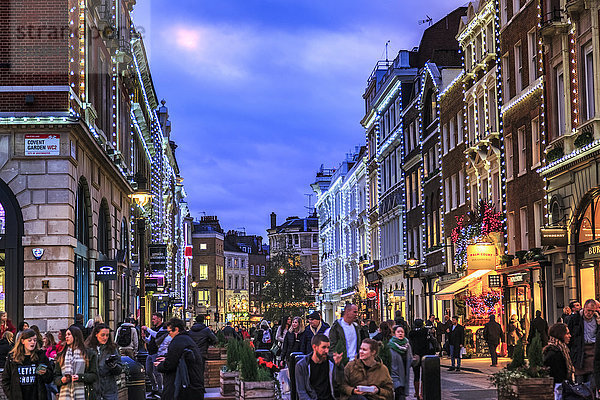 Einkaufsstraße bei Covent Garden zu Weihnachten  London  England  Vereinigtes Königreich  Europa