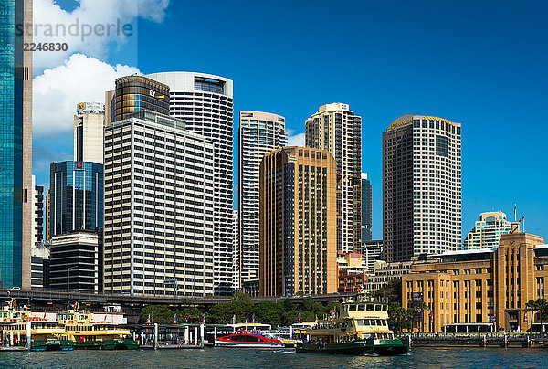 Sydney Circular Quay  der zentrale Knotenpunkt für den Fährverkehr der Stadt  Sydney  New South Wales  Australien  Pazifik