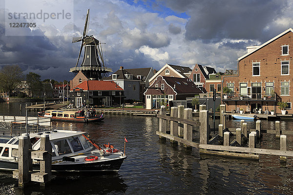 De Adriaan Windmill  Haarlem  Niederlande  Europa