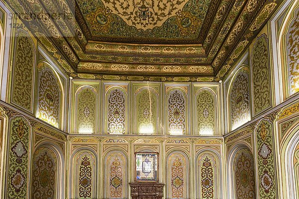 Pavillon im Bagh-e Naranjestan oder Naranjestan-Garten  Shiraz  Iran  Asien