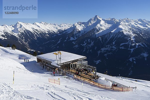 Skihütte Penken Panorahma Restaurant  Skigebiet Penken im Winter  Mayrhofen  Zillertal  Tirol  Österreich  Europa