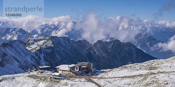 Edmund-Probst-Haus und Station Höfatsblick  Bergstation am Nebelhorn  2224m  Allgäuer Alpen  Allgäu  Bayern  Deutschland  Europa