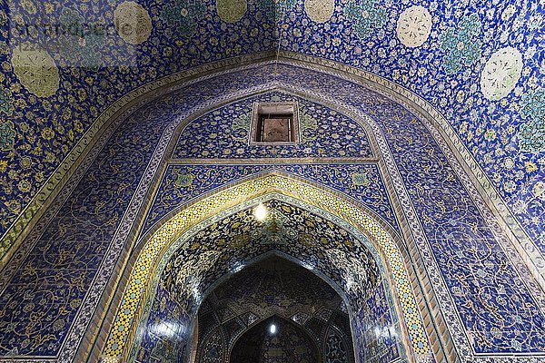 Im Inneren der Masjed-e Shah oder Schah-Moschee  Naqsh-e Jahan oder Imam-Platz  Isfahan  Iran  Asien