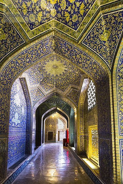 Im Inneren der Masjed-e Sheikh Lotfollah oder Sheikh Lotfollah Moschee  Naqsh-e Jahan oder Imam-Platz  Isfahan  Iran  Asien