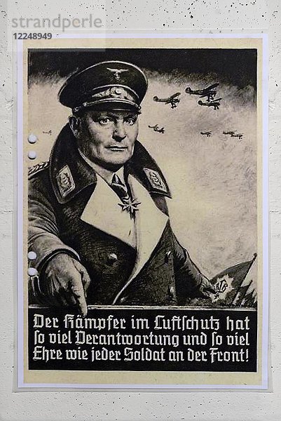 Plakat von Göring aus einem zivilen Luftschutzbunker im Zweiten Weltkrieg  Nürnberg  Mittelfranken  Bayern  Deutschland  Europa