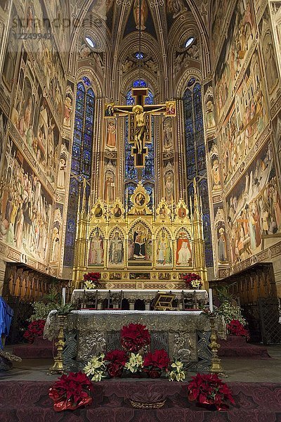 Hochaltar der Kirche Basilika Santa Croce  Florenz  Toskana  Italien  Europa