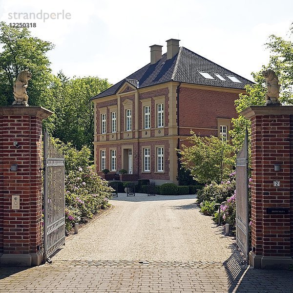 Herrenhaus von Schloss Sandfort  Olfen  Münsterland  Nordrhein-Westfalen  Deutschland  Europa