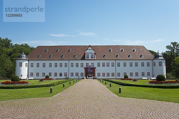 Schloss Heusenstamm oder Schloss Schönborn  Heusenstamm  Hessen  Deutschland  Europa