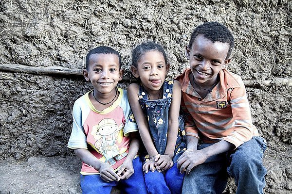 Porträt von Kindern  Lalibela  Äthiopien  Afrika