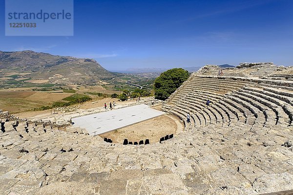 Theater von Segesta  griechische Tempelanlage Segesta  Provinz Trapani  Sizilien  Italien  Europa