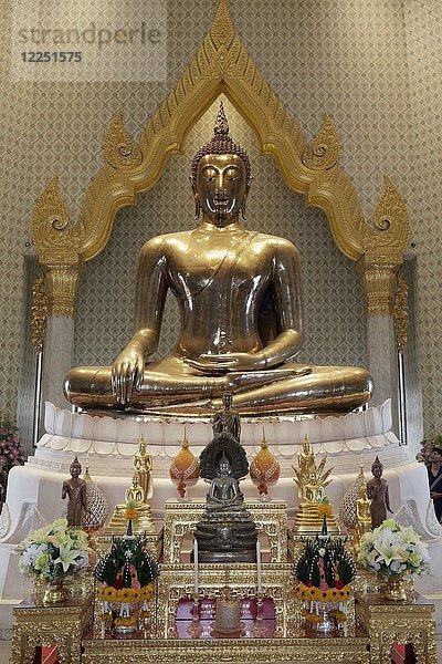 Die größte Buddha-Statue der Welt aus massivem Gold  Tempel des Goldenen Buddha  Wat Traimit  Samphanthawong  Bangkok  Thailand  Asien