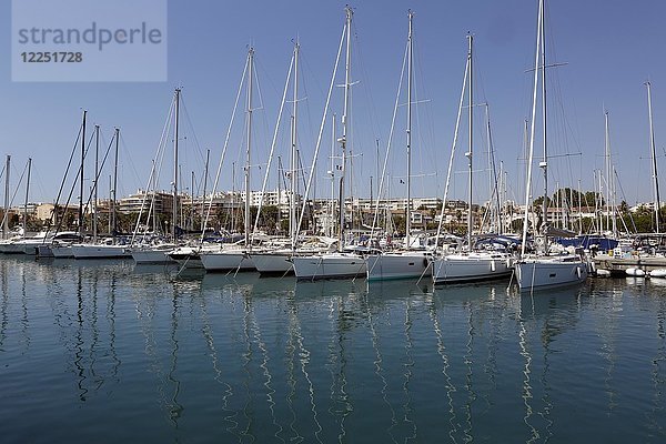 Yachthafen  Antibes  Provence-Alpes-Côte d' Azur  Frankreich  Europa