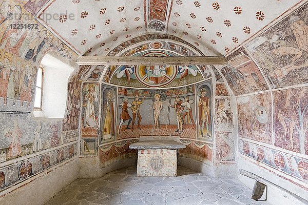 Fresken in der Kapelle von San Sebastiano  Val Maira  Celle di Macra  Piemont  Italien  Europa