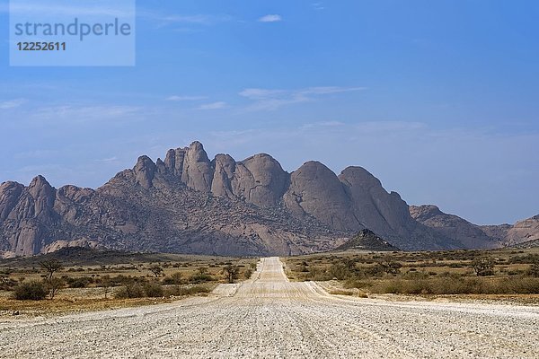 Spitzkoppe  Blick von der Straße D3716  Erongo Region  Damaraland  Namibia  Afrika