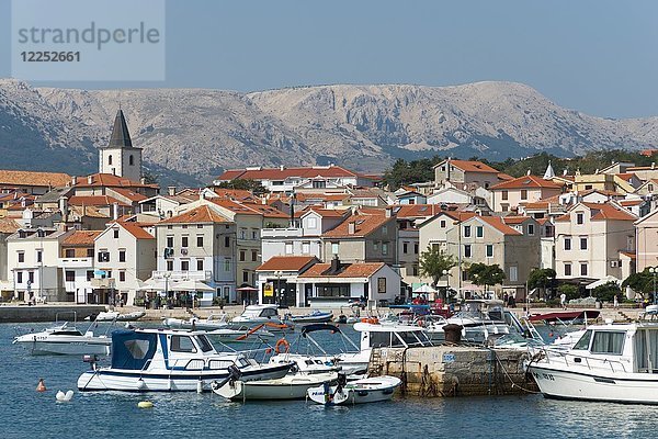 Hafen  Baska  Insel Krk  Bucht des Kvarner Golfs  Kroatien  Europa